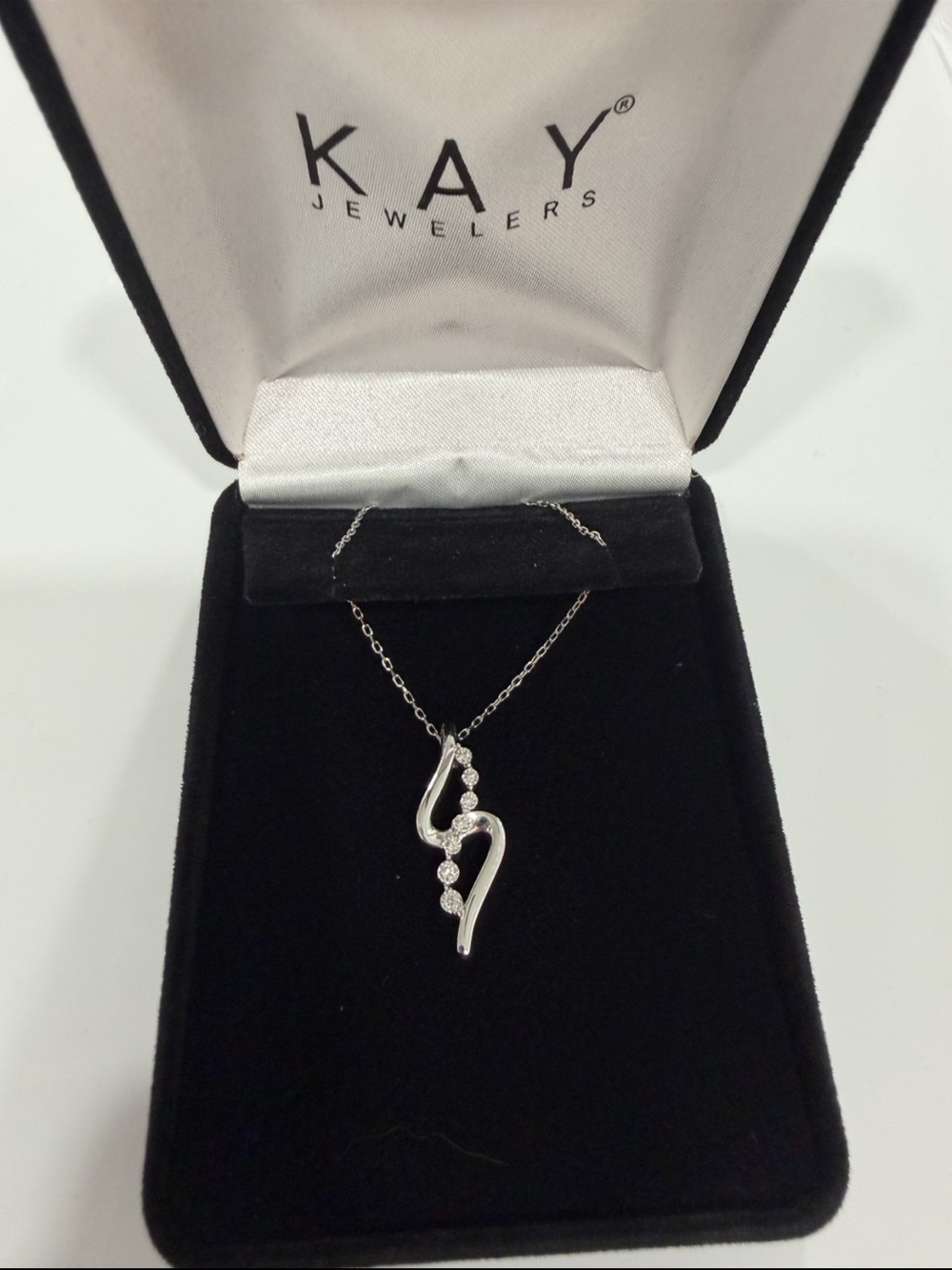 Kay Jewelers Silver Curved Pendant Necklace with Clear Crystals